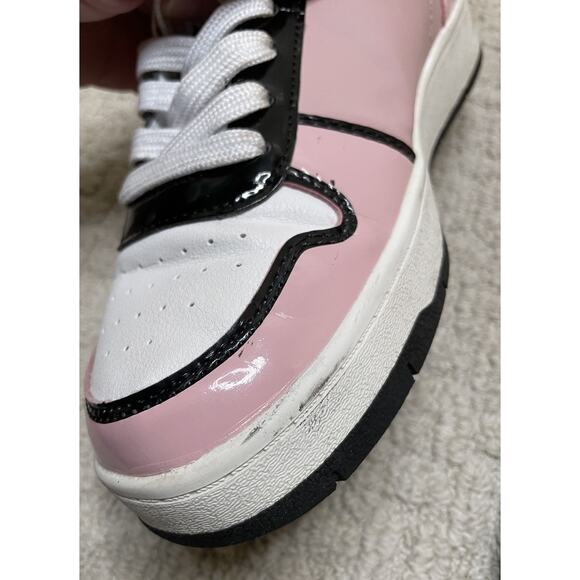 Hello Kitty Pink Leather Sneakers Womens US 8 Patent Leather Sanrio Auth Court - Picture 10 of 12